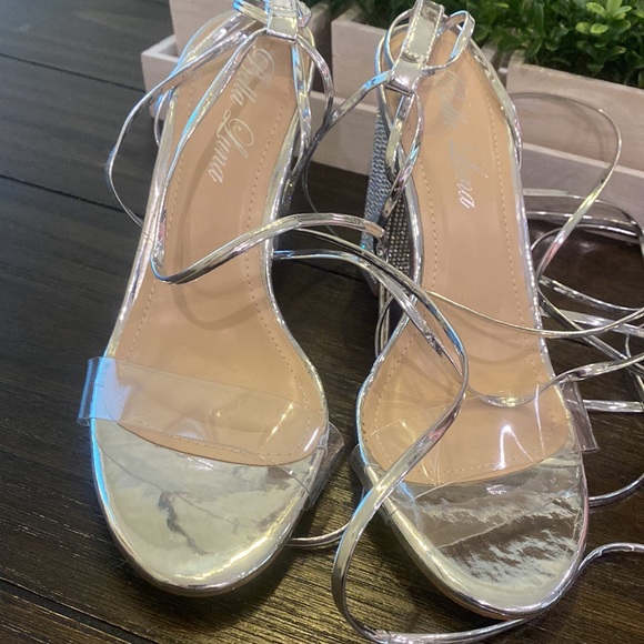 Brand new heels never worn - Picture 6 of 6